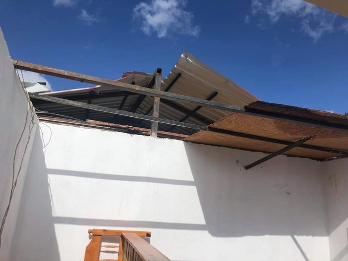 Antalya'da Şiddetli Rüzgar Evin Çatısını Uçurdu: 1 Çocuk Yaralı 3