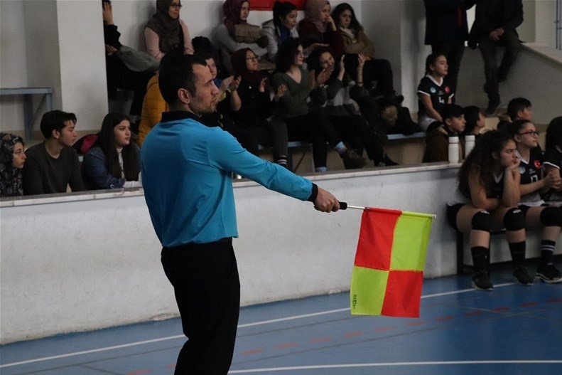 Karaman Okullar Arası Voleybol Müsabakaları Devam Ediyor 8