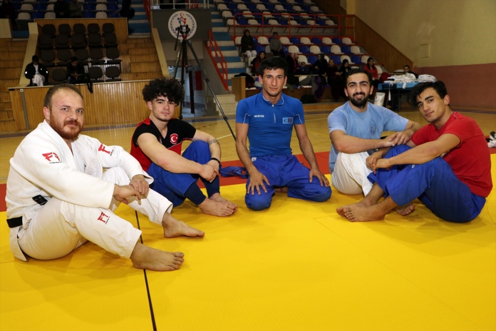 Futbolla Başlayan Karamanlı Sporcu Judoda Madalyalara Uzandı 5