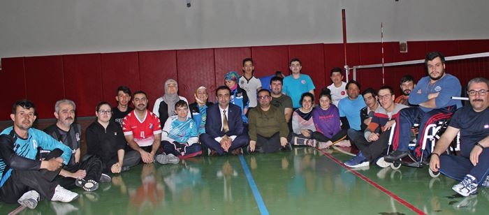 Savaş Kalaycı Oturarak Voleybol Takımı Sporcularını Ziyaret Etti 2