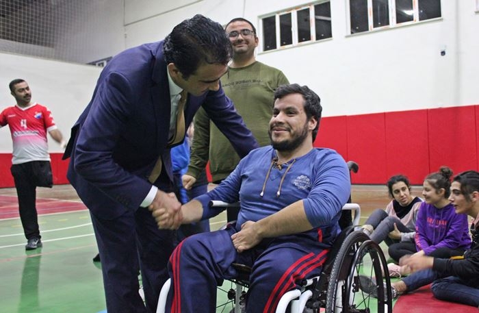 Savaş Kalaycı Oturarak Voleybol Takımı Sporcularını Ziyaret Etti 3