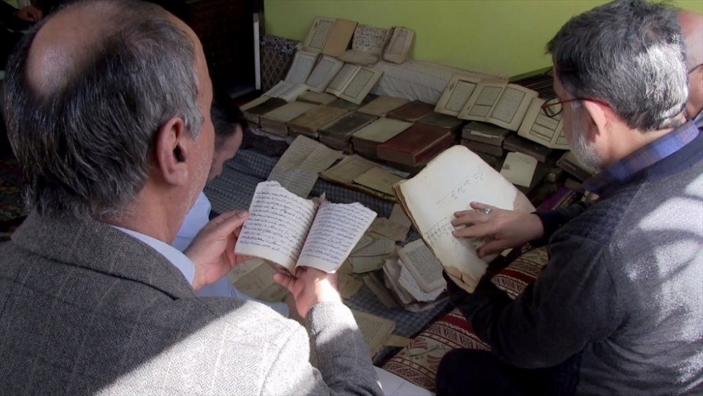 Konya'da Dedelerinden Kalan Sandıktan 400 Yıllık Tarih Çıktı 5