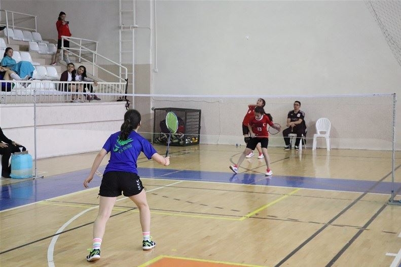 Analig Badmintonda Yarı Finale Çıkan Takımlar Belli Oldu 1