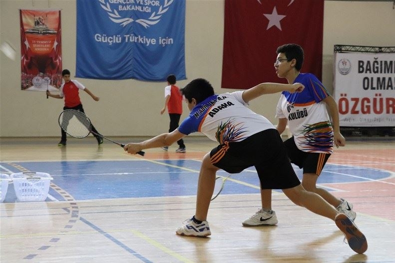 Analig Badmintonda Yarı Finale Çıkan Takımlar Belli Oldu 12
