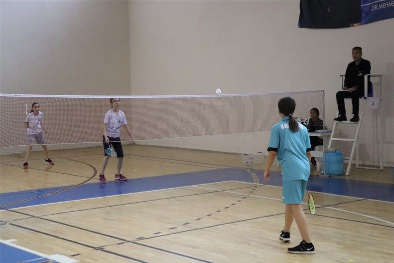 Analig Badmintonda Yarı Finale Çıkan Takımlar Belli Oldu 17