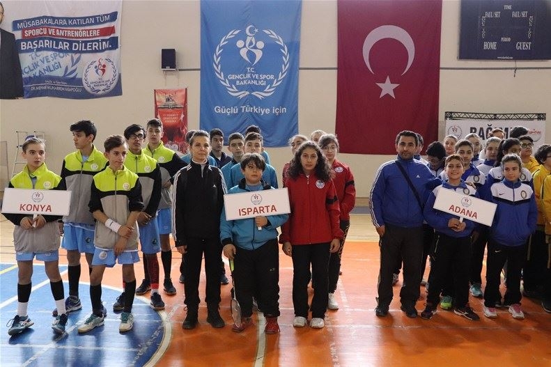Analig Badmintonda Yarı Finale Çıkan Takımlar Belli Oldu 21