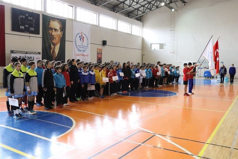 Analig Badmintonda Yarı Finale Çıkan Takımlar Belli Oldu 6