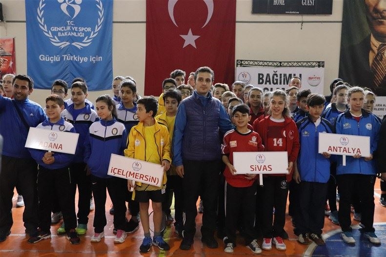 Analig Badmintonda Yarı Finale Çıkan Takımlar Belli Oldu 8