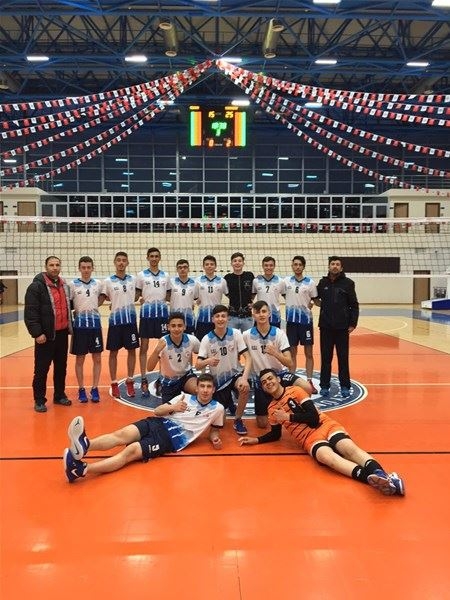Karaman Spor Lisesi Voleybol Takımı Yarı Final Biletini Kaptı 2