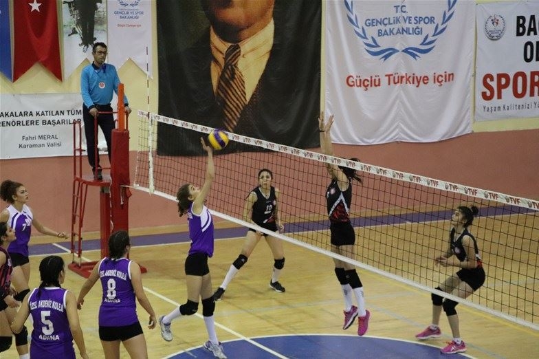 Karaman Spor Lisesi Voleybol Takımı Yarı Final Biletini Kaptı 4