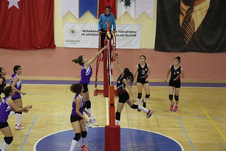 Karaman Spor Lisesi Voleybol Takımı Yarı Final Biletini Kaptı 6