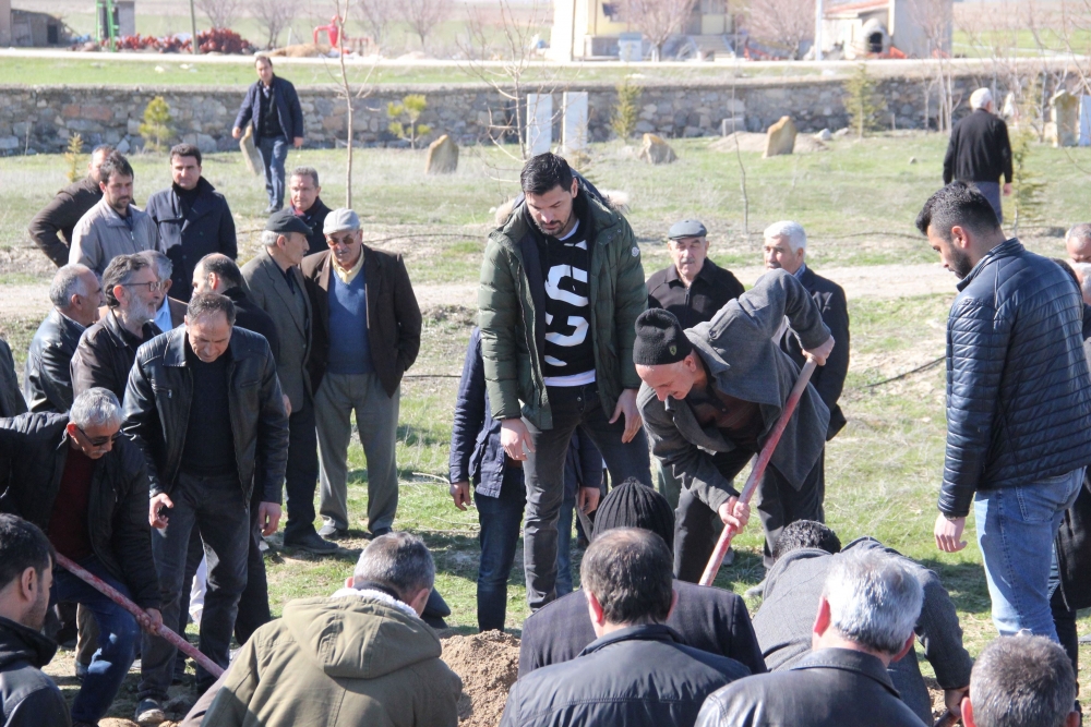 Karamanlı Eski Milli Futbolcunun Acı Günü 8