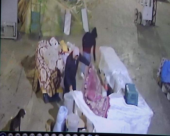 Mersin'de Pazarda Sebze Meyve Çalan Hırsızlar Kamerada 2