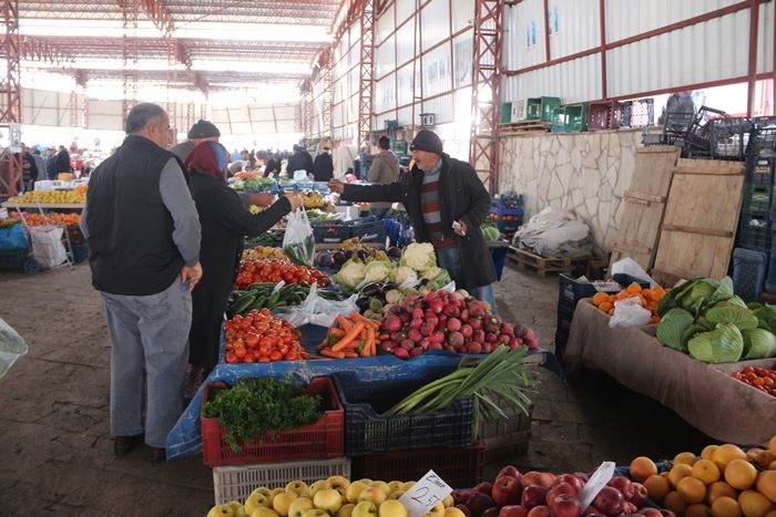 Mersin'de Pazarda Sebze Meyve Çalan Hırsızlar Kamerada 4