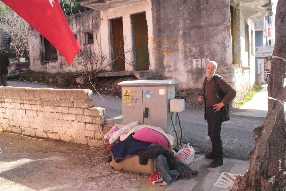 Antalya'da Metruk Bina Yıkımında Görünmez Kaza 3