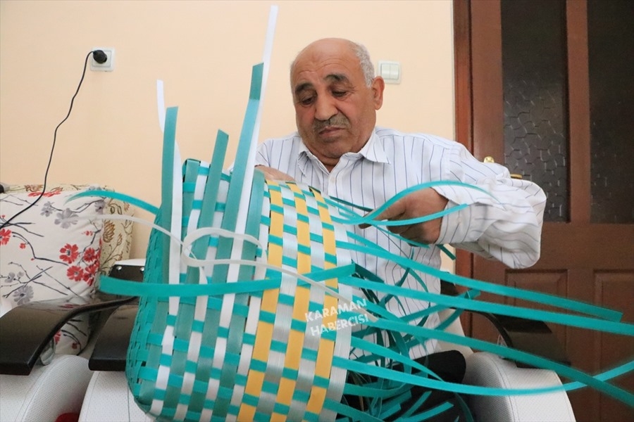 Atık Malzemeden Çanta Yapıp Karamanlılara Satıyor 6