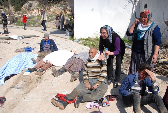 Mersin'de Tarım İşçilerini Taşıyan Midibüs Devrildi: 4 Ölü, 22 Yaralı 12