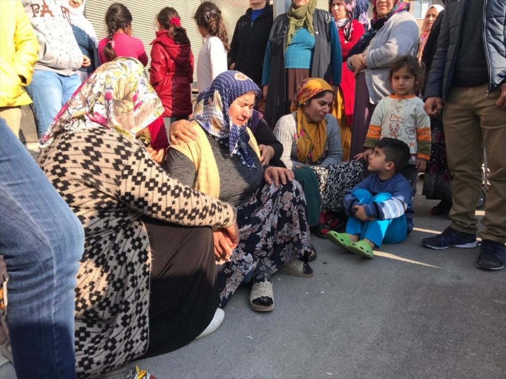 Mersin'de 5 Katlı Bina Çöktü 17