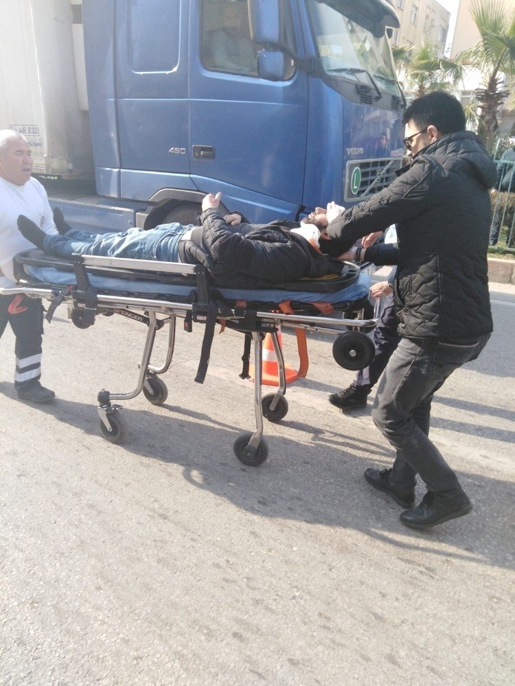 Mersin'de Açık Minibüs Kapısı Hastanelik Etti 2