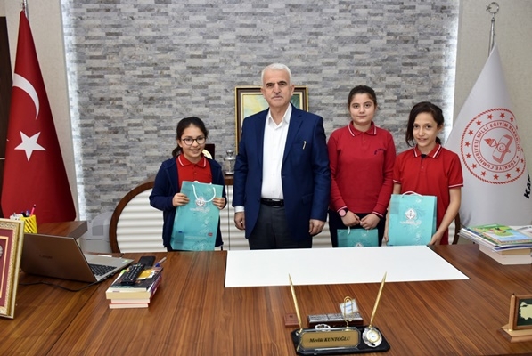 Kitap Kurtlarından, Karaman İl Milli Eğitim Müdürü Mevlüt Kuntoğlu’na Zi 4