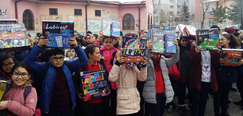 Kitap Kurtlarından, Karaman İl Milli Eğitim Müdürü Mevlüt Kuntoğlu’na Zi 6