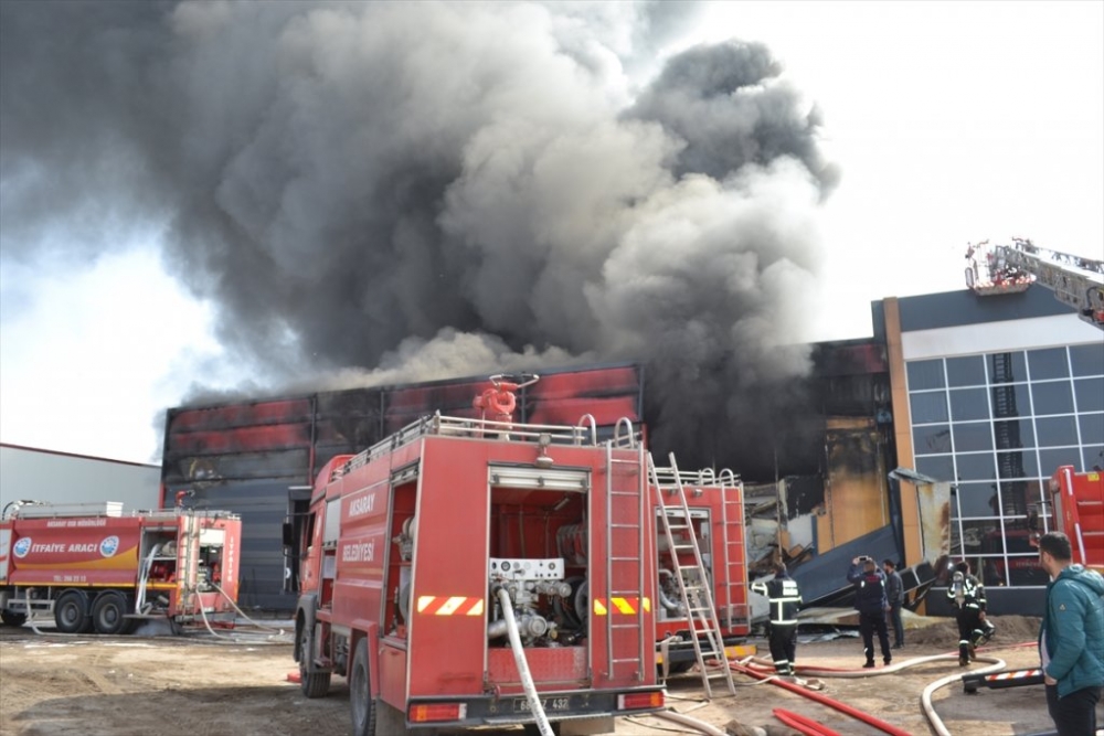 Aksaray’da Fabrika Yangını 4