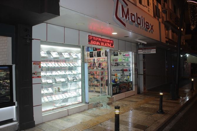 Silah Tutukluk Yapınca Vurulmaktan Kurtuldular 4