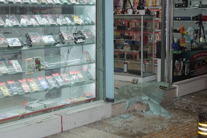 Silah Tutukluk Yapınca Vurulmaktan Kurtuldular 7