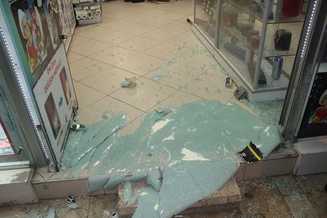 Silah Tutukluk Yapınca Vurulmaktan Kurtuldular 9