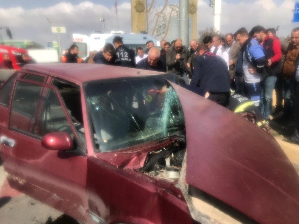 Aksaray'da Traktör İle Otomobil Çarpıştı: 1’i Ağır 3 Yaralı 1