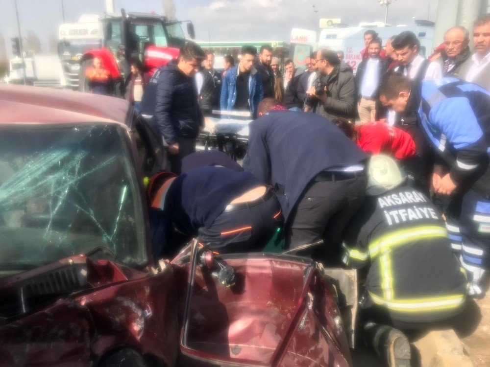 Aksaray'da Traktör İle Otomobil Çarpıştı: 1’i Ağır 3 Yaralı 3