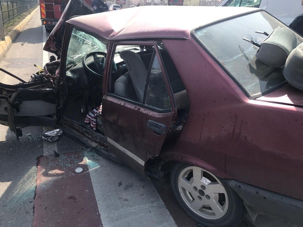 Aksaray'da Traktör İle Otomobil Çarpıştı: 1’i Ağır 3 Yaralı 4