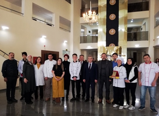 Karaman Hatuniye Mesleki ve Teknik Anadolu Lisesinde Lezzetler Yarıştı 10