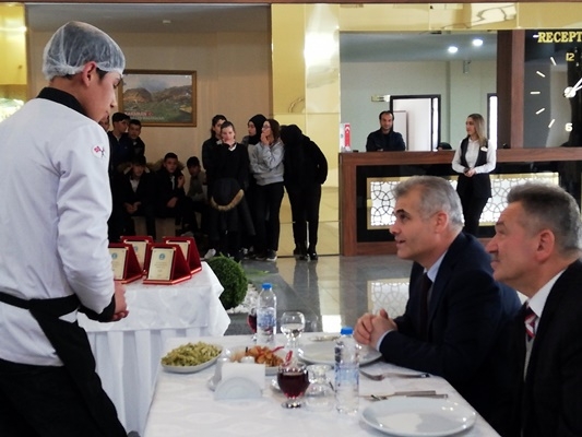 Karaman Hatuniye Mesleki ve Teknik Anadolu Lisesinde Lezzetler Yarıştı 4