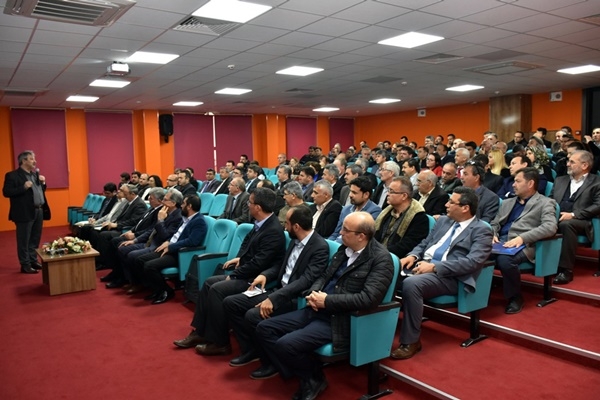 Prof. Dr. Necati Cemaloğlu Karaman'da Konferans Verdi 2