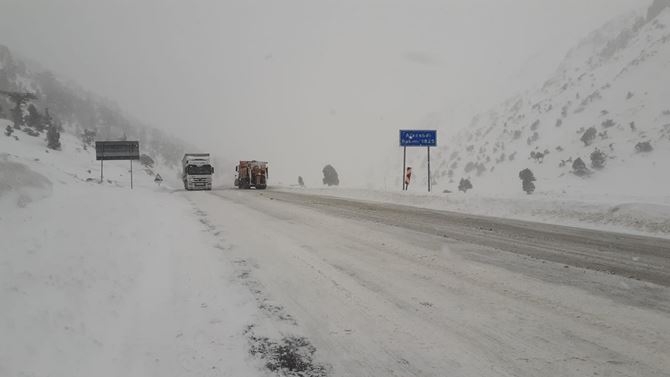Antalya-Konya Karayolunda Kar Yağışı Ve Tipi 5