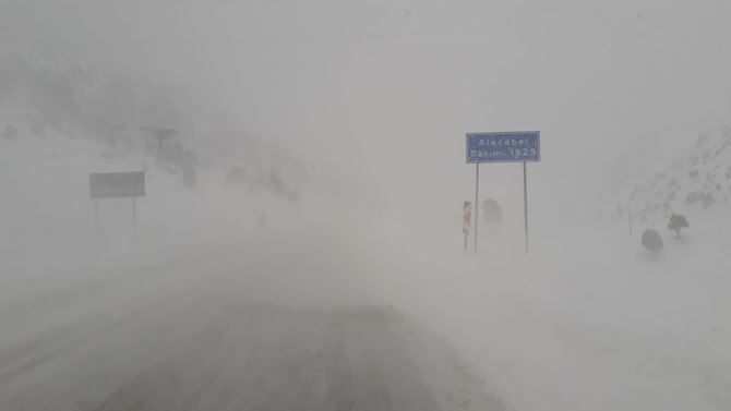 Antalya-Konya Karayolunda Kar Yağışı Ve Tipi 6