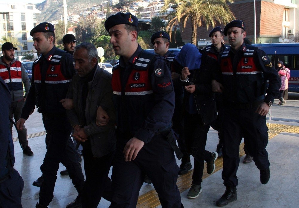 Antalya'da Örgüt Kurma Amaçlı 17 Şüpheli Adliyede 4
