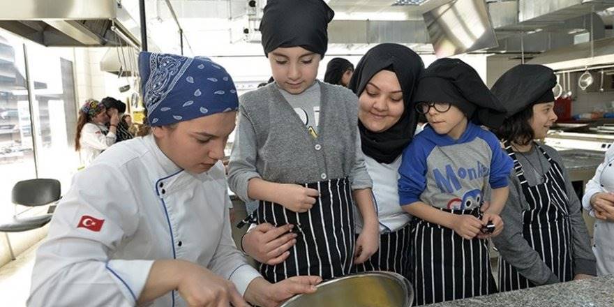 KMÜ Mutfağına Özel Misafirlerini Ağırladı