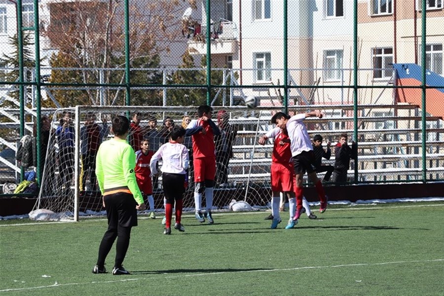 Karaman Okullar Arası Futbol Müsabakalarında Heyecan Devam Ediyor 13