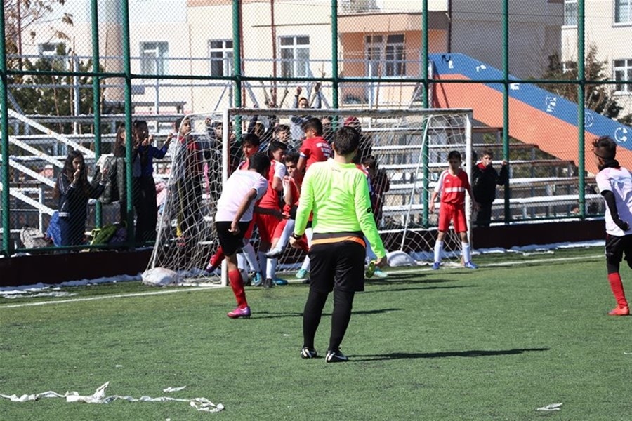 Karaman Okullar Arası Futbol Müsabakalarında Heyecan Devam Ediyor 21