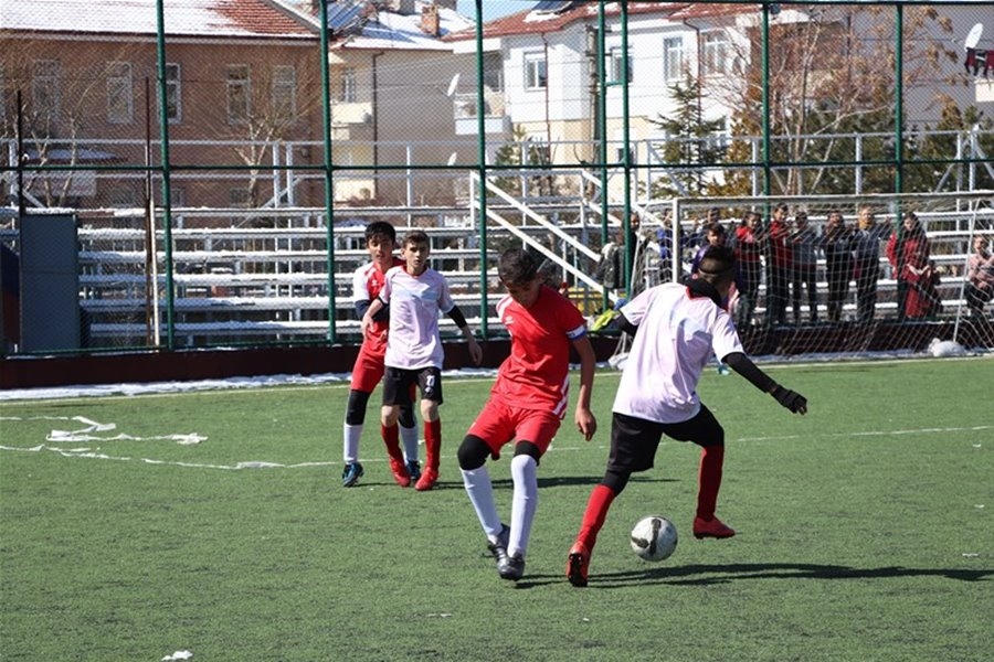 Karaman Okullar Arası Futbol Müsabakalarında Heyecan Devam Ediyor 6
