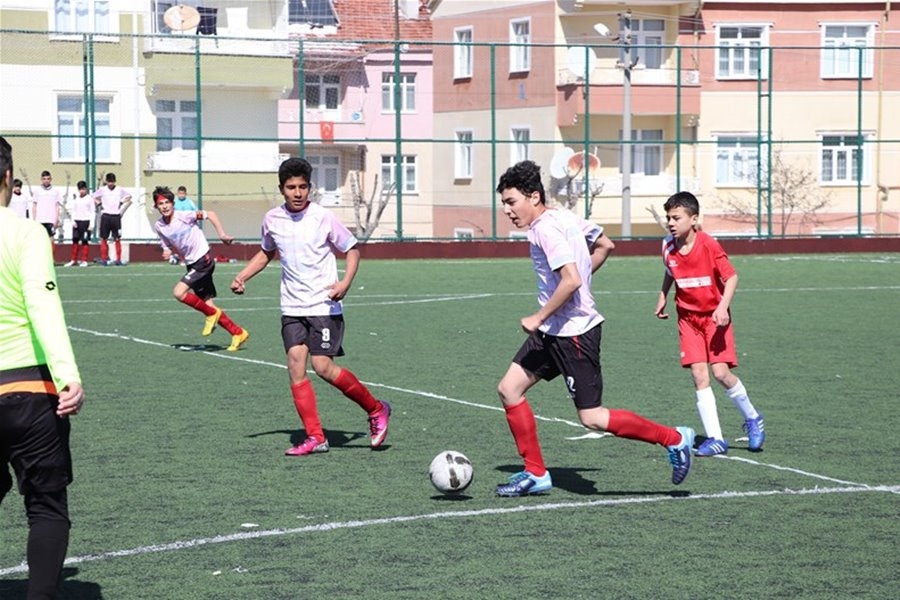 Karaman Okullar Arası Futbol Müsabakalarında Heyecan Devam Ediyor 8