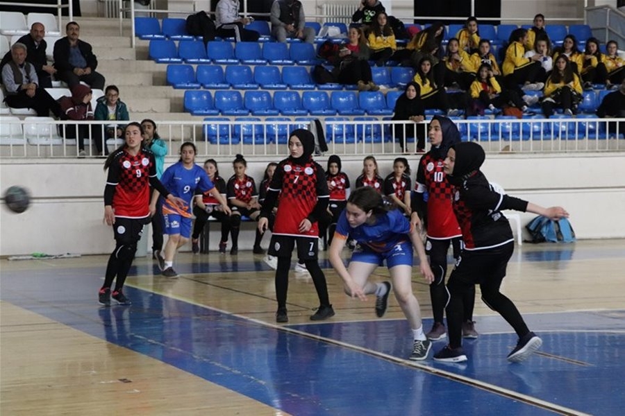 Analig Hentbol'da Yarı Finale Çıkan Takımlar Belli Oldu 1