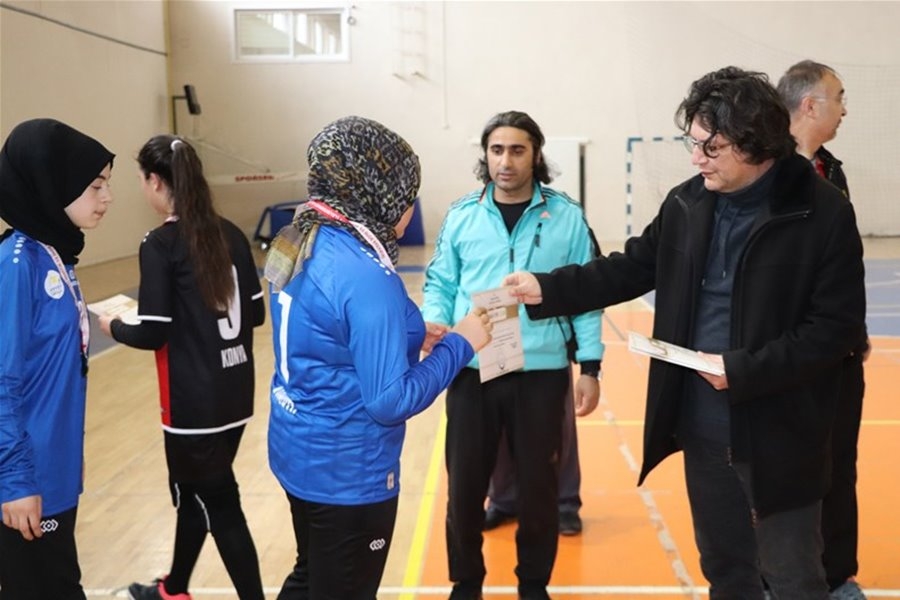 Analig Hentbol'da Yarı Finale Çıkan Takımlar Belli Oldu 11