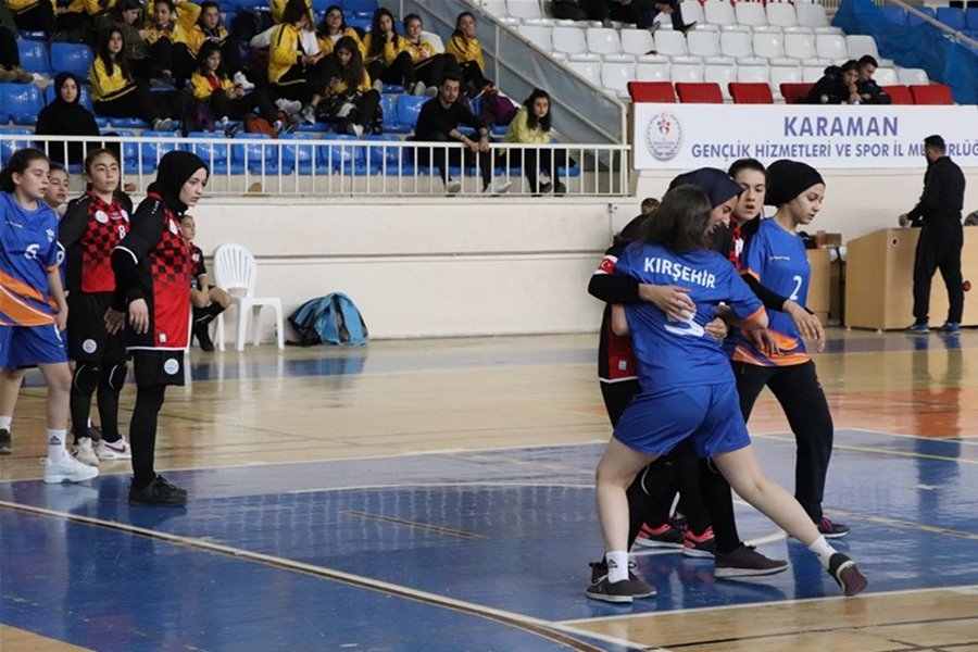 Analig Hentbol'da Yarı Finale Çıkan Takımlar Belli Oldu 4