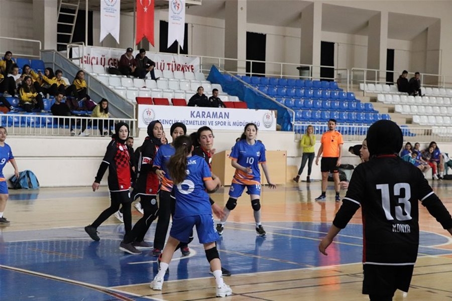 Analig Hentbol'da Yarı Finale Çıkan Takımlar Belli Oldu 5