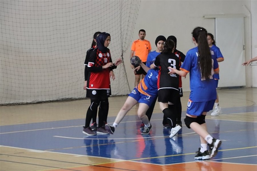 Analig Hentbol'da Yarı Finale Çıkan Takımlar Belli Oldu 8