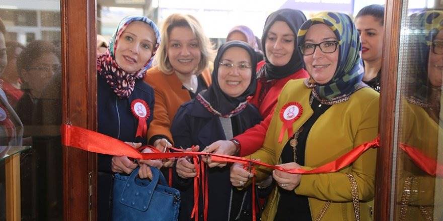 Karaman'da Kadınlar Gününe Özel Sergi Açıldı