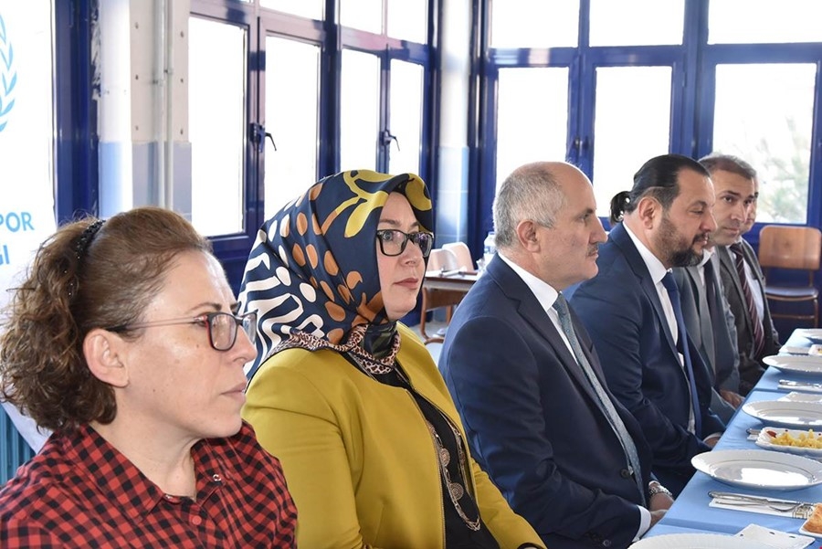 Karaman Valisi Fahri Meral ve Eşi Zehra Meral Öğrencilerle Bir Araya Gel 5